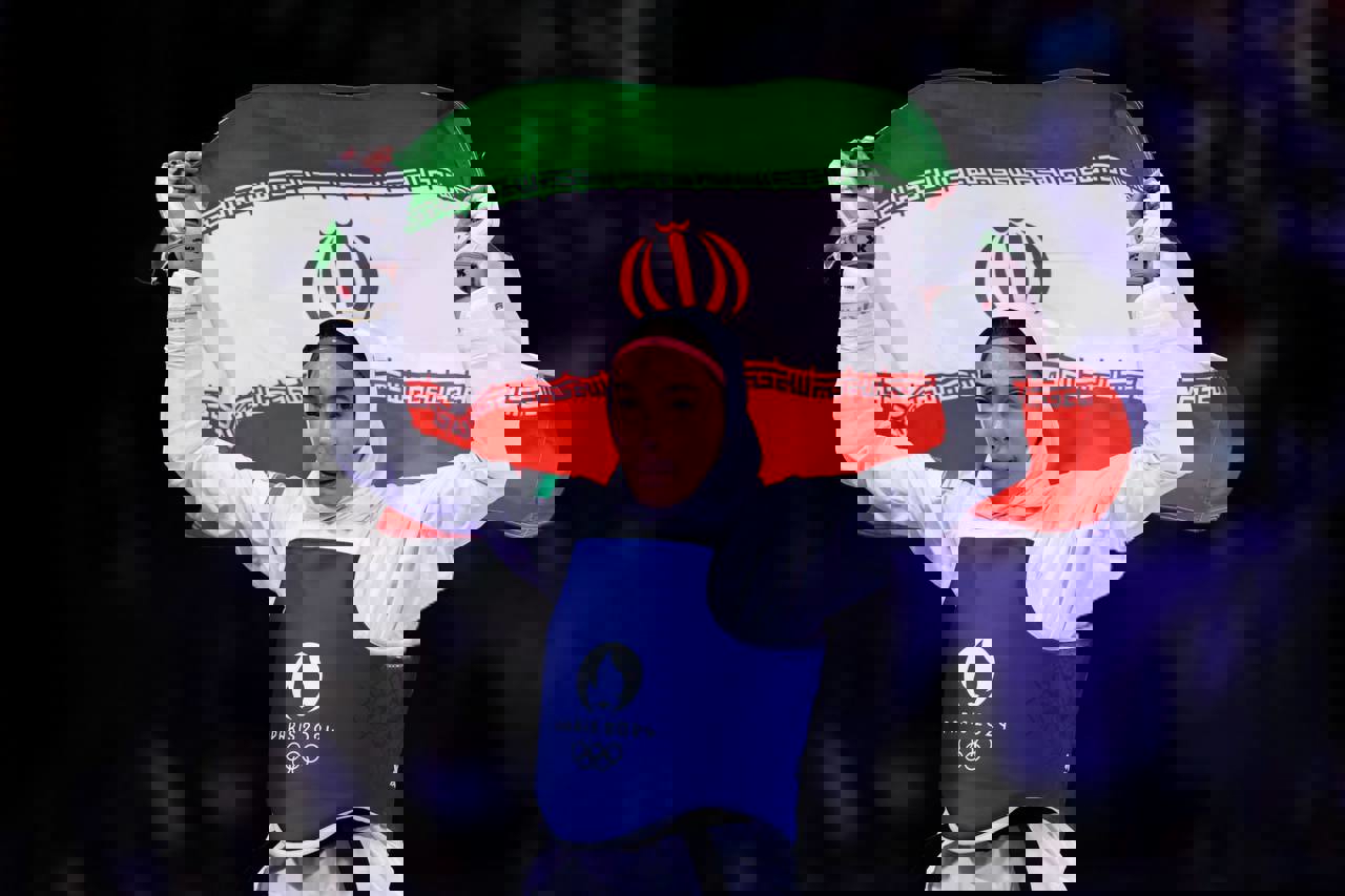 مبینا نعمت‌زاده: احترام ناهید برایم واجب است