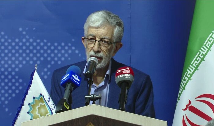 حدادعادل: تهیه زیرساخت‌های لازم برای آموزش زبان فارسی را وظیفه خود می‌دانیم