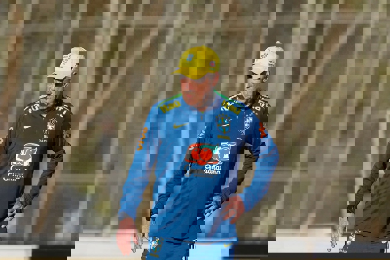 2195628