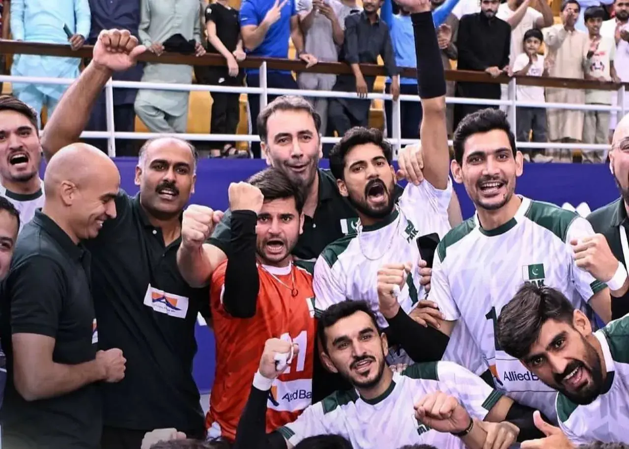 پاکستان با سرمربی ایرانی‌اش فینالیست شد
