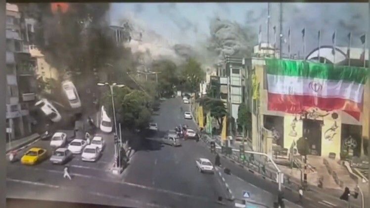 «حماسه‌خوان» از حمله ژریم صهیونیستی می‌گوید/ پخش تصاویری جدید از جنایت میدان قدس