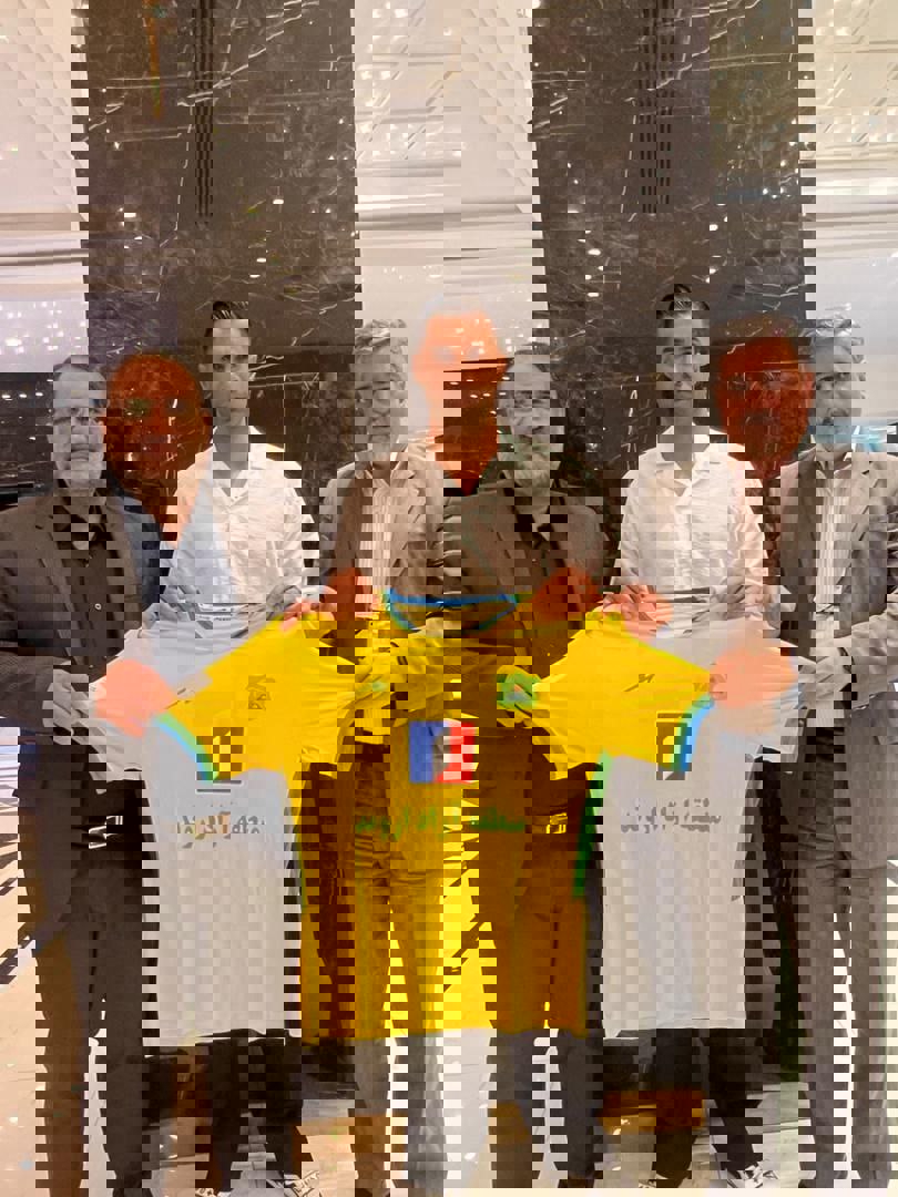 2210229