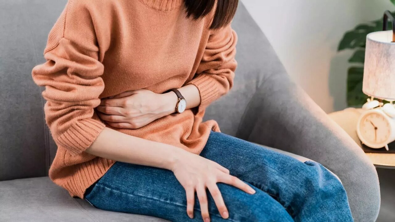 سر و صدای روده‌ها از چیست؟/ بهترین راهکار برای رفع صدای قار و قور شکم