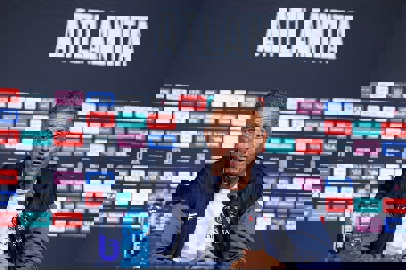 2205058