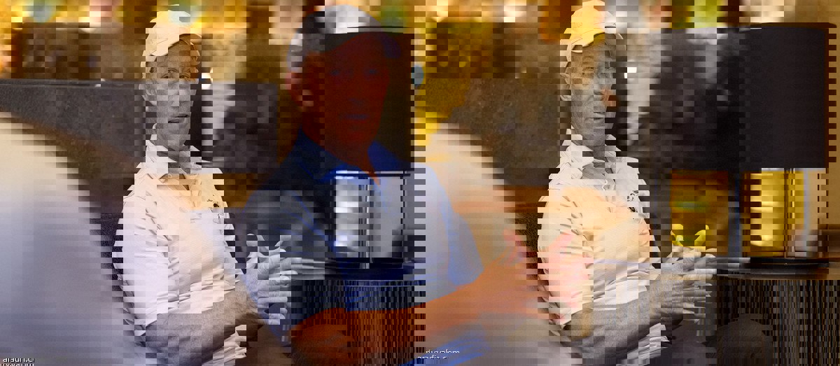 2208163