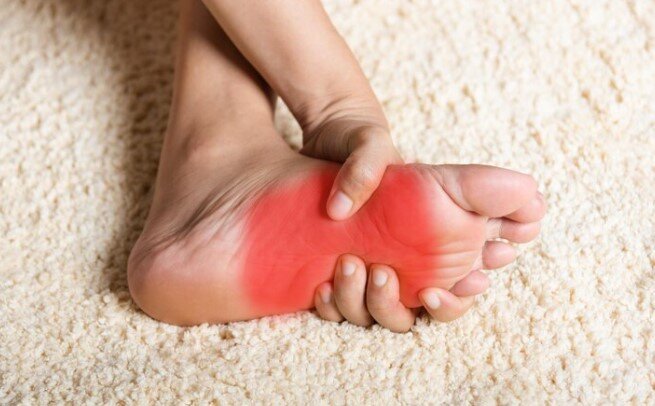 داغی و سوزش کف پا نشانه چیست؟/ با بهترین تسکین‌دهنده کف پای داغ آشنا شوید 