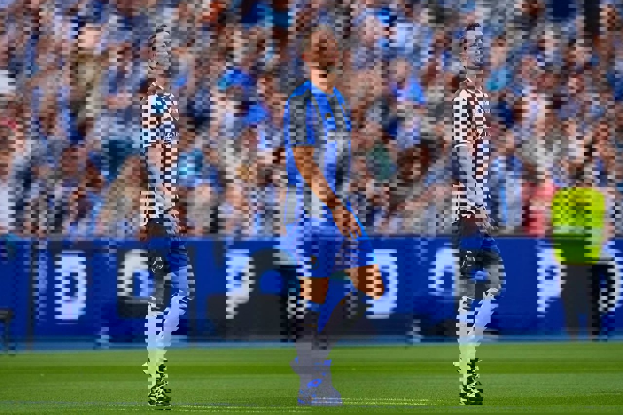 2213884