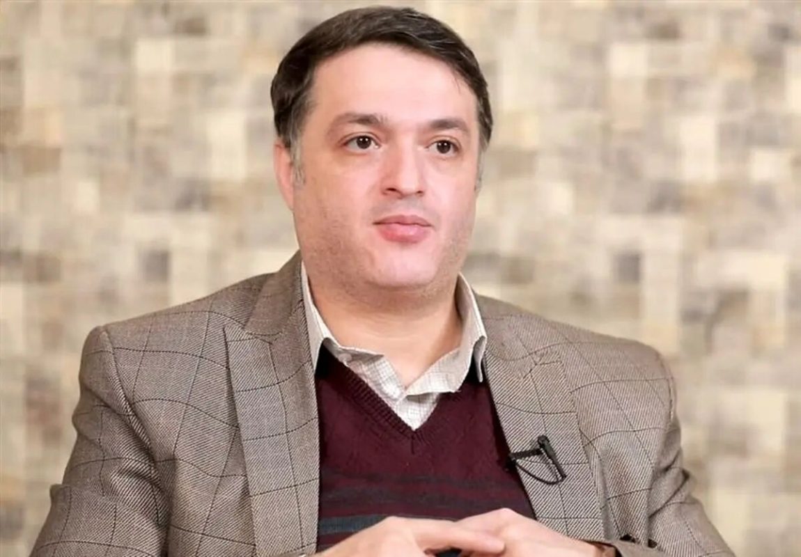 در معیت شاعر؛ روایتی ادبی از رویدادی سیاسی