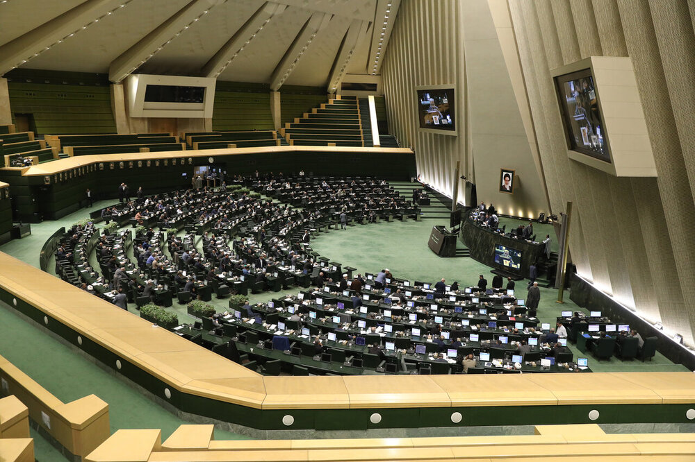 مجلس از توضیحات وزیر بهداشت و درمان قانع شد