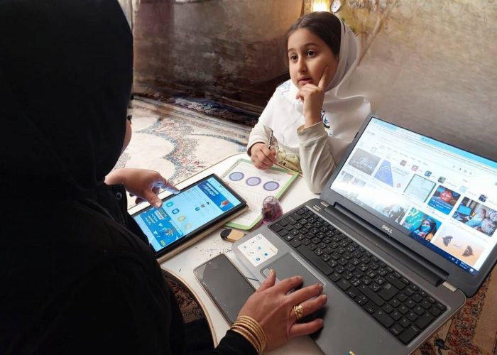 مسئولان بخوانند؛ مادران دورکار دبستانی‌ها، زنانی که در  چند جبهه می‌جنگند