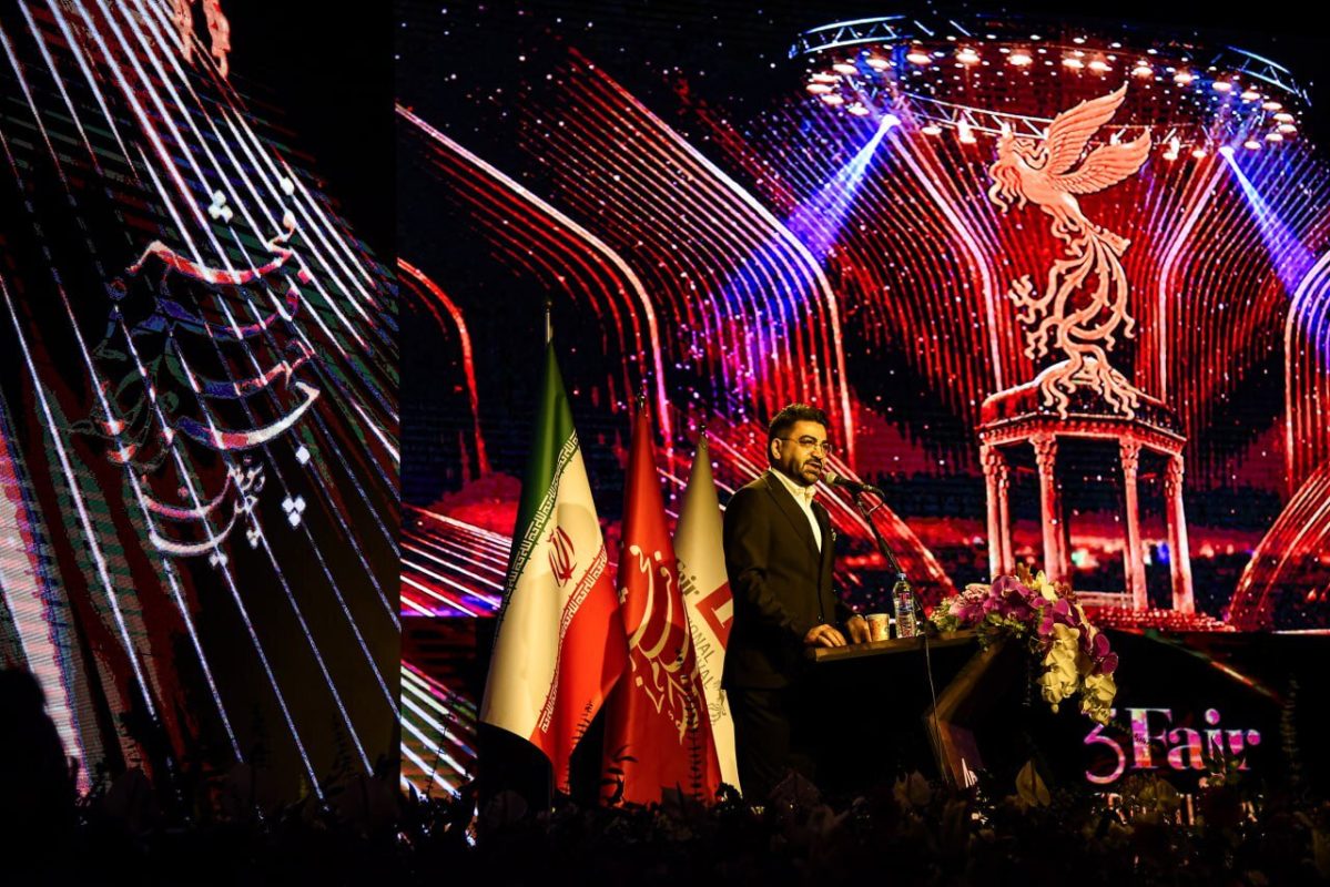 بیش از هر زمان دیگر نیازمند روایت‌های صادقانه و انسانی هستیم/ پایان جشنواره جهانی فیلم فجر در شیراز/ تقدیر از رضا میرکریمی و آلفرد یعقوب‌زاده