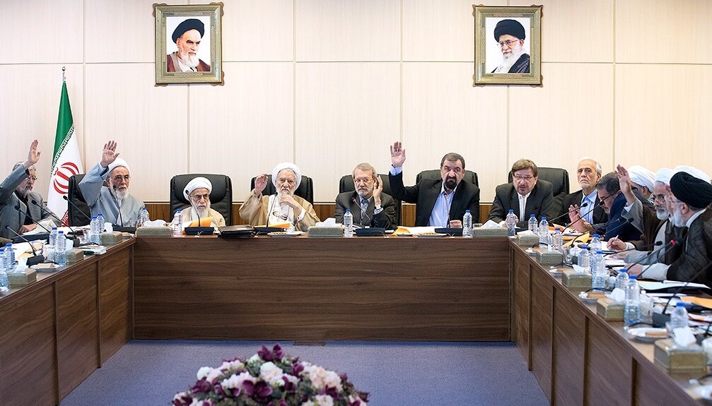 نام یک شهروند اقلیت مذهبی در میان نامزدهای شورای شهر تهران/ سابقه پرحاشیه انتخاب یک زرتشتی در شورای شهر