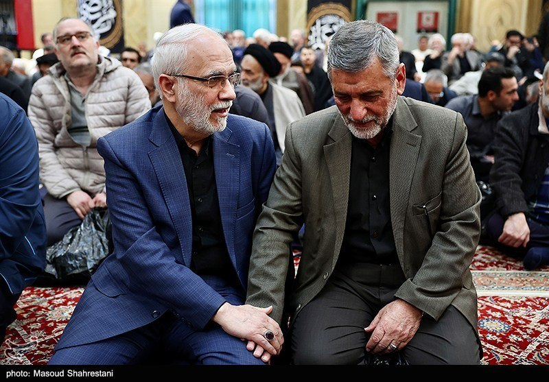 تصویری از حسین محمدی، عضو دفتر رهبری در مراسم چهلم سردار شیرازی +عکس