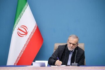 کسانی که در شرایط سخت جنگ و محاصره به پزشکیان حمله می کنند می دانند در کدام زمین بازی می کنند؟