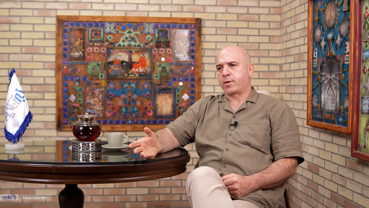 دبیر پیشین کانون صرافان: عبور دلار از مرز ۲۴۵ هزار تومان قابل پیشبینی نبود/ گرانی دلار، طلا را هم گران کرد