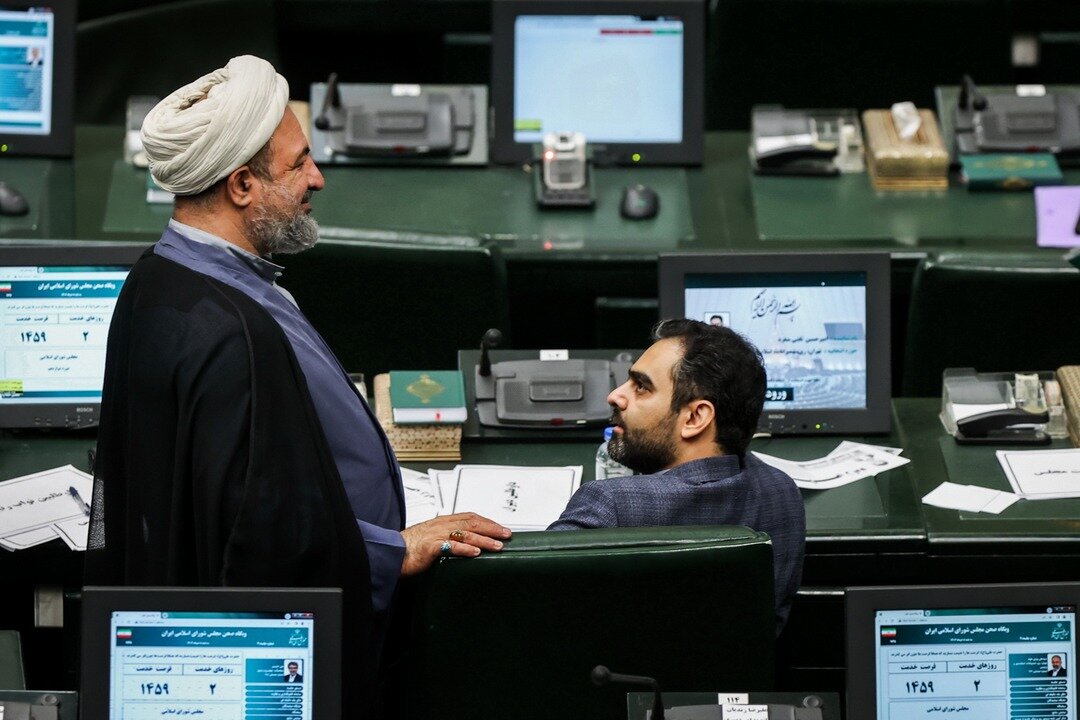 رسایی در زندان، محسنی اژهای آماج حملات تندروها؛ بهانه گیریها از چای دبش تا حمایت از دولت / مرگ خوب است اما برای همسایه؟!