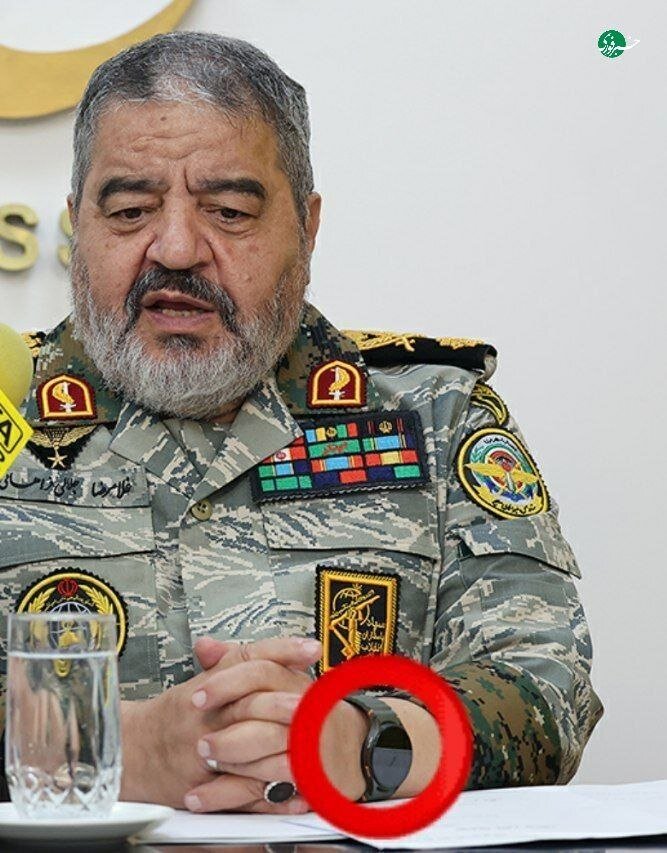 آقای جلالی! اپلواچ فقط یک ساعت نیست؛ پدافند غیرعامل خطر را عادی جلوه میدهد؟/ میگویید که «پروازها برقرار است»؟ این هم شد پاسخ؟
