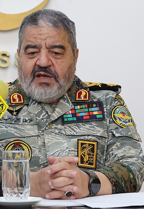 جنجال ساعت هوشمند رئیس سازمان پدافند غیرعامل/ سردار جلالی: الان زمان صلح هست پس ساعت هوشمند مشکلی ندارد/ مگر تلویزیون خانه شما هوشمند نیست؟