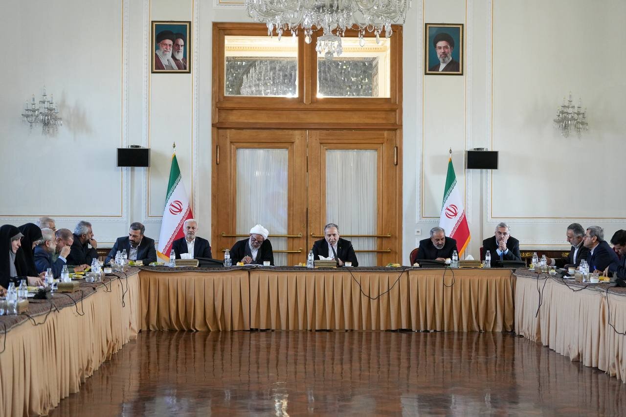 عباس عراقچی در جمع نمایندگان تهران + عکس